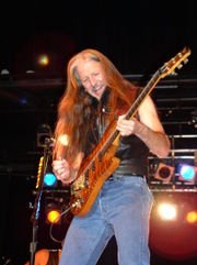 Patrick Simmons in Concert
